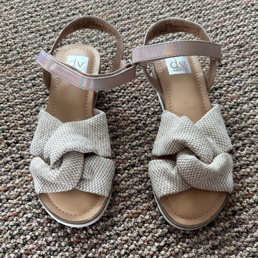DV by Dolce Vita Women's Beige Knotted Sandals